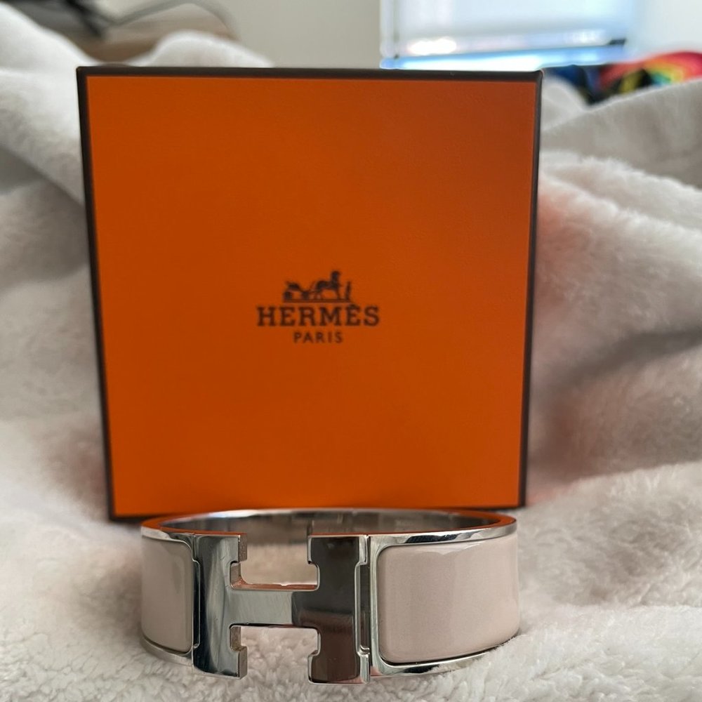 Hermès Clic Clac H Bracelet in Beige Rose (Large)